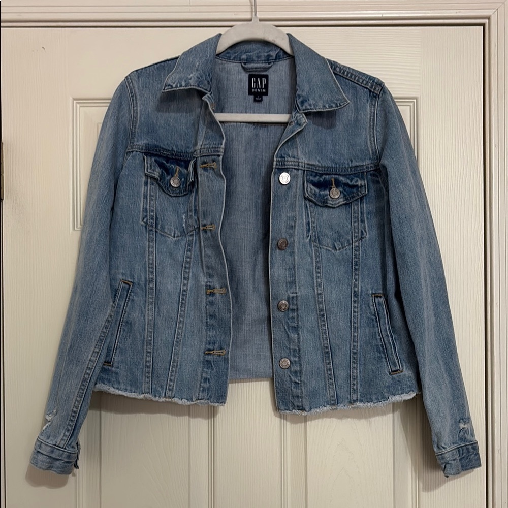 GAP Blue Jean Jacket Fitted Cropped Style